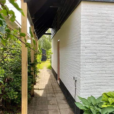 Tiny House De Oude Berg بيت للعطل بيرشِن