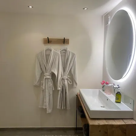 Tiny House De Oude Berg 度假居 卑尔根