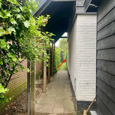 Tiny House De Oude Berg بيت للعطل